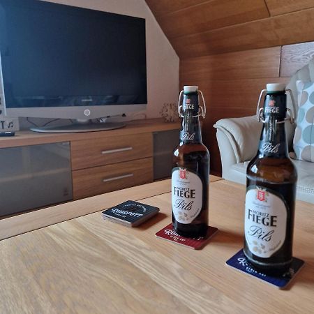 Ruhrpottbude - Private Ferienwohnung Im Herzen Des Ruhrgebiets Bochum Esterno foto
