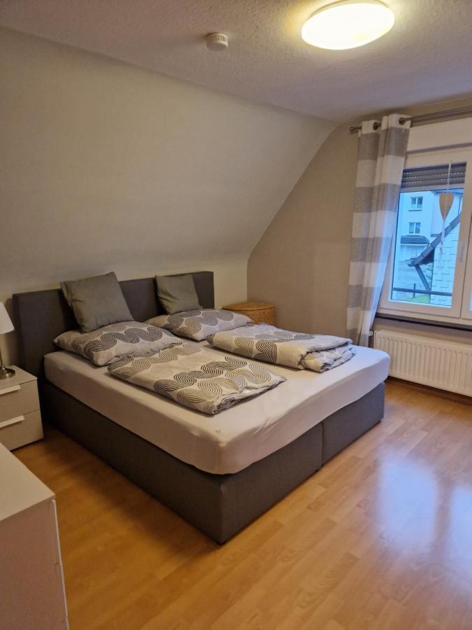 Ruhrpottbude - Private Ferienwohnung Im Herzen Des Ruhrgebiets Bochum Esterno foto