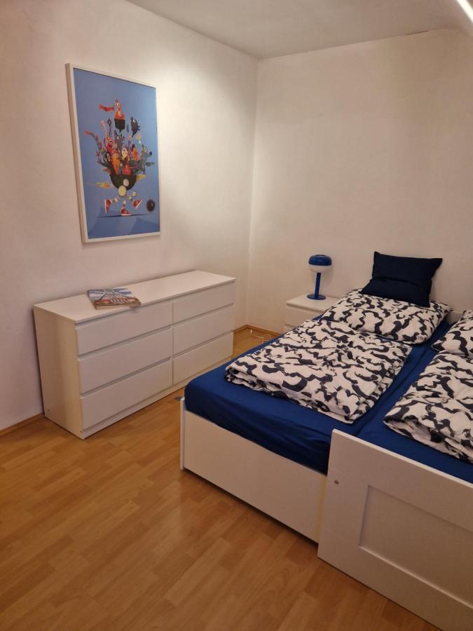 Ruhrpottbude - Private Ferienwohnung Im Herzen Des Ruhrgebiets Bochum Esterno foto