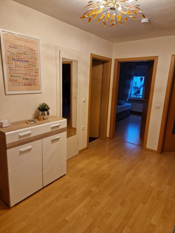 Ruhrpottbude - Private Ferienwohnung Im Herzen Des Ruhrgebiets Bochum Esterno foto