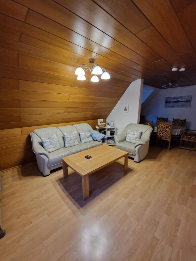 Ruhrpottbude - Private Ferienwohnung Im Herzen Des Ruhrgebiets Bochum Esterno foto