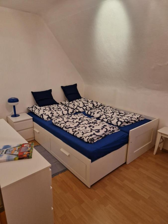Ruhrpottbude - Private Ferienwohnung Im Herzen Des Ruhrgebiets Bochum Esterno foto