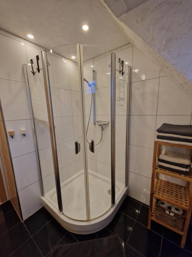 Ruhrpottbude - Private Ferienwohnung Im Herzen Des Ruhrgebiets Bochum Esterno foto