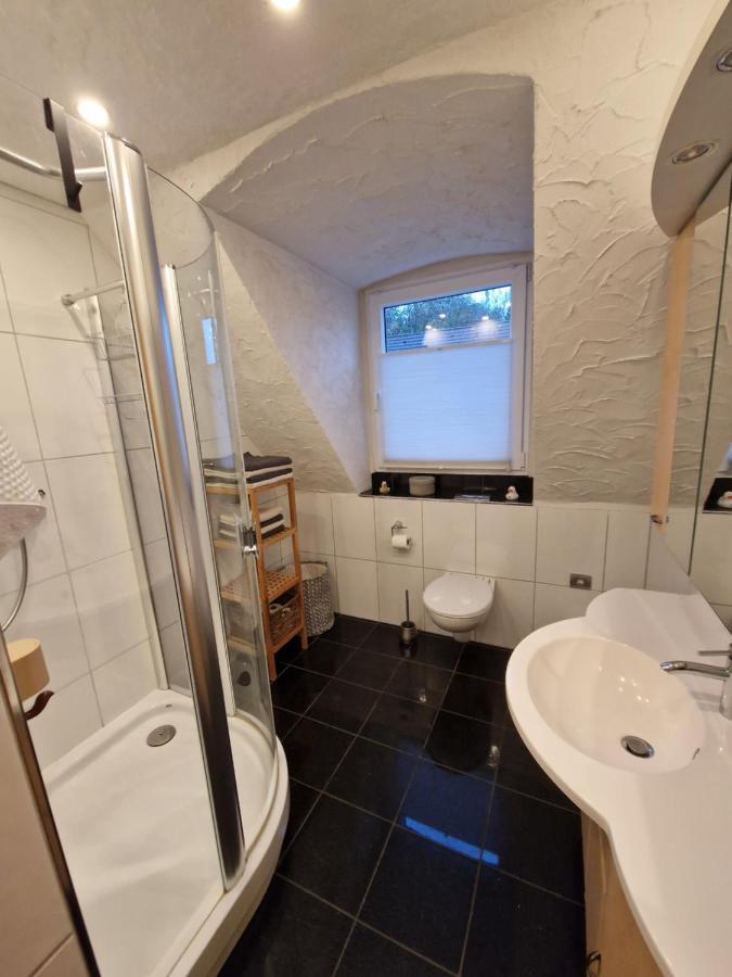 Ruhrpottbude - Private Ferienwohnung Im Herzen Des Ruhrgebiets Bochum Esterno foto