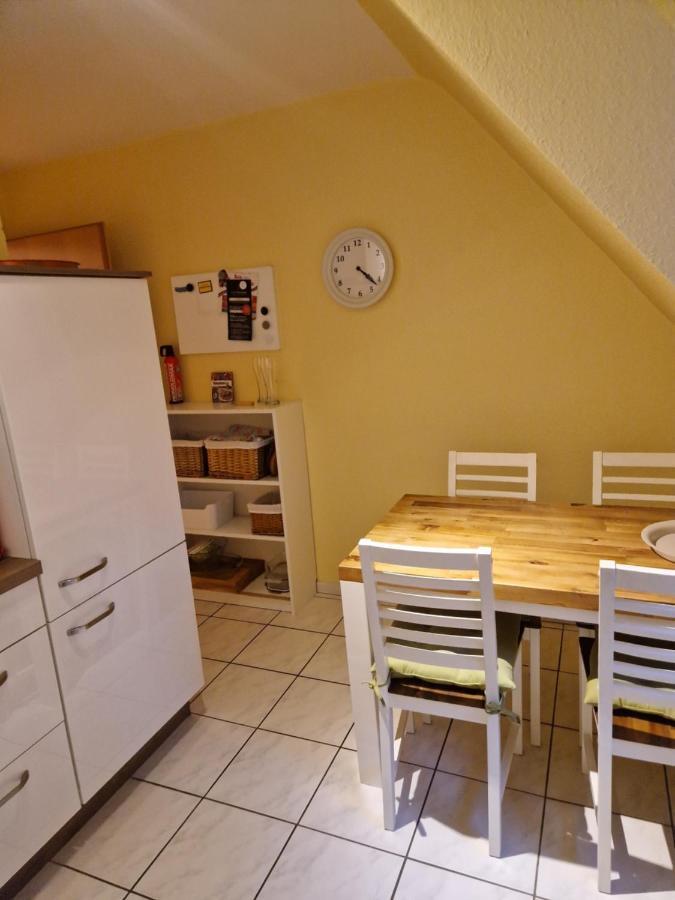Ruhrpottbude - Private Ferienwohnung Im Herzen Des Ruhrgebiets Bochum Esterno foto