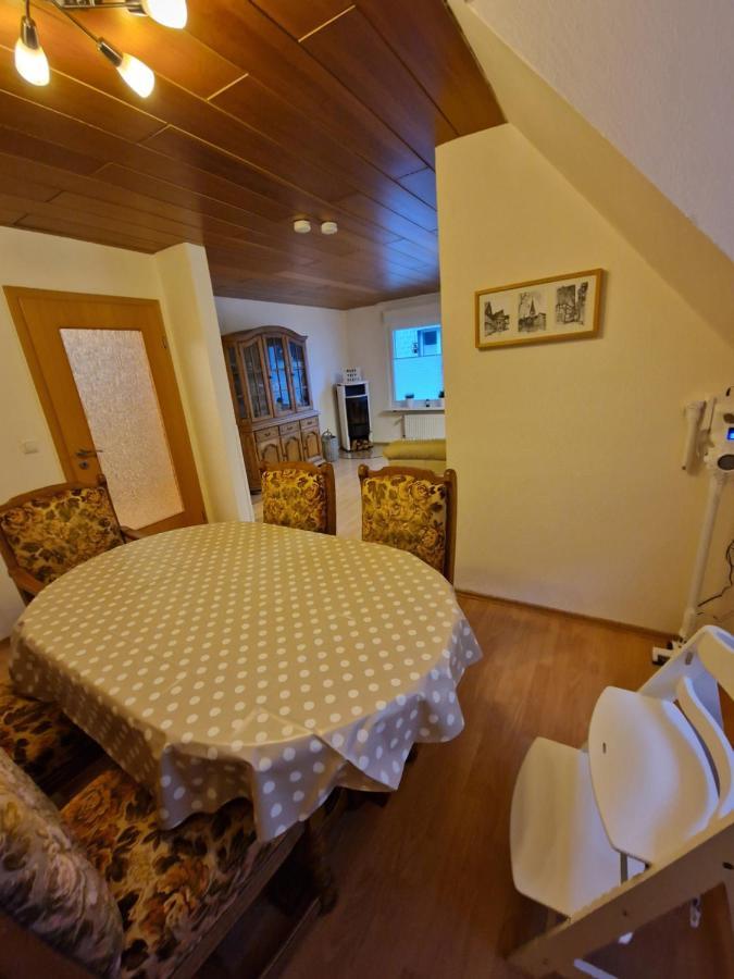 Ruhrpottbude - Private Ferienwohnung Im Herzen Des Ruhrgebiets Bochum Esterno foto