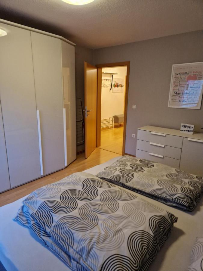 Ruhrpottbude - Private Ferienwohnung Im Herzen Des Ruhrgebiets Bochum Esterno foto