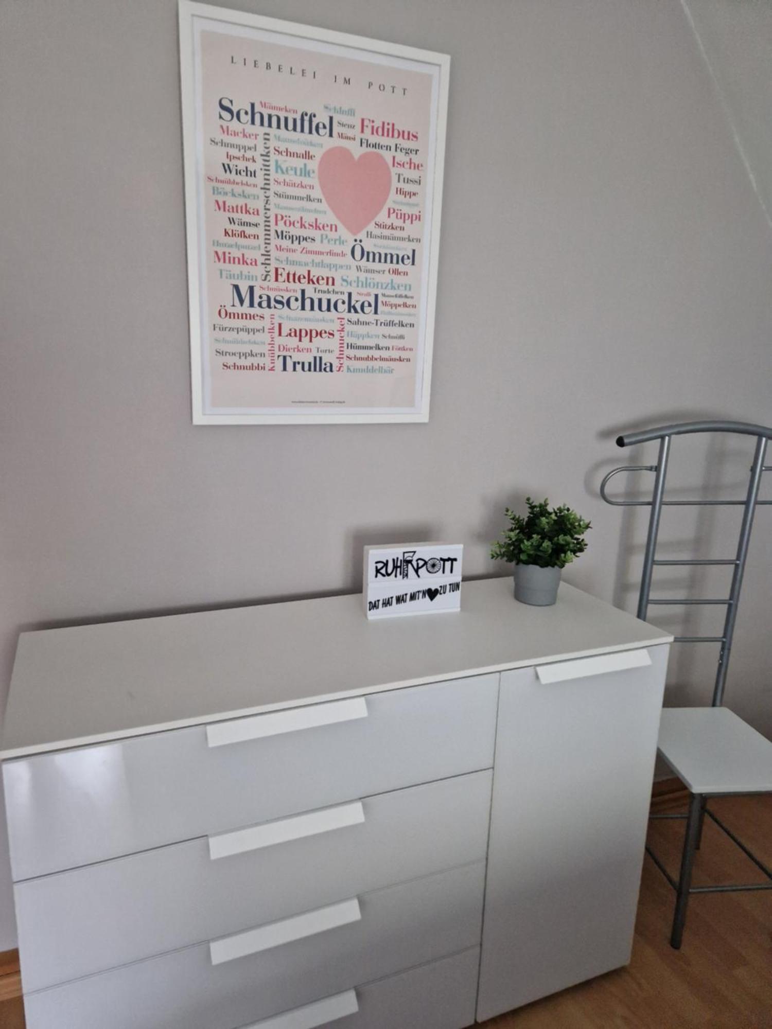 Ruhrpottbude - Private Ferienwohnung Im Herzen Des Ruhrgebiets Bochum Esterno foto